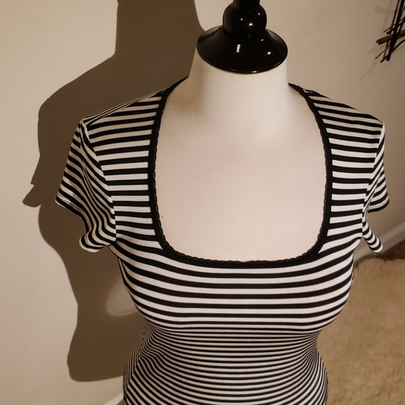 To the Max! Top - Picture 3 of 16